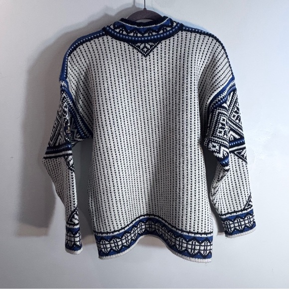 DALE OF NORWAY Sz S White and Blue Patterned Scandinavian Style Wool Sweater - Picture 7 of 9